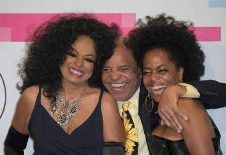 Themen der Woche Bilder des Tages November 19, 2017 - Los Angeles, California, U.S - (L-R) Diana Ross, Berry Gordy, and Rhonda Ross Kendrick pose in the Press Room of the 2017 American Music Awards held on Sunday, November 19, 2017 at the Microsoft Theatre in Los Angeles, California. Los Angeles U.S. - ZUMAp124 20171119_zaa_p124_106 Copyright: xJavierxRojasx