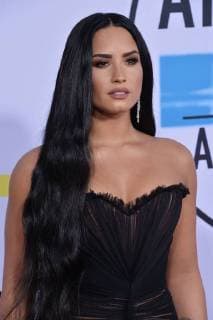 Singer Demi Lovato arrives for the annual American Music Awards held at Microsoft Theater in Los Angeles, on November 19, 2017.  LAP20171119120 JIMxRUYMEN