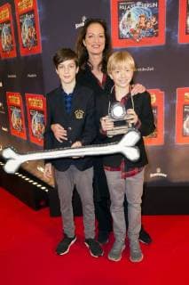 Natalia Wörner with Son Jacob Lee Seeliger and his Friend Oskar at the Premiere the Children show Game with the Time in Frederick city Palace Berlin 19 11 2017 Foto:xF.xKernx xFuturexImage