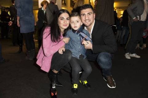 Marco Huck with Wife Amina and Son Kerim at the Premiere the Children show Game with the Time in Frederick city Palace Berlin 19 11 2017 Foto:xF.xKernx xFuturexImage