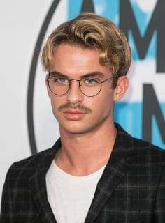 November 19, 2017 - Los Angeles, California, United States of America - Aaron Rhodes on the Red Carpet of the 2017 American Music Awards held on Sunday, November 19, 2017 at the Microsoft Theatre in Los Angeles, California. JAVIER ROJAS PI Los Angeles United States of America - ZUMAp124 20171119_zaa_p124_136 Copyright: xJavierxRojas Pix