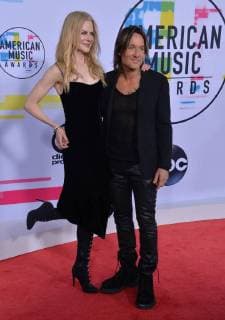 Actress Nicole Kidman and her husband, Australian country singer Keith Urban arrive for the annual American Music Awards held at Microsoft Theater in Los Angeles, on November 19, 2017.  LAP20171119151 JIMxRUYMEN