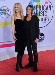 Actress Nicole Kidman and her husband, Australian country singer Keith Urban arrive for the annual American Music Awards held at Microsoft Theater in Los Angeles, on November 19, 2017.  LAP20171119153 JIMxRUYMEN
