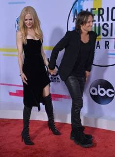 Actress Nicole Kidman and her husband, Australian country singer Keith Urban arrive for the annual American Music Awards held at Microsoft Theater in Los Angeles, on November 19, 2017.  LAP20171119154 JIMxRUYMEN