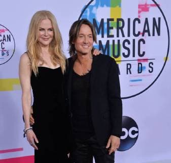 Actress Nicole Kidman and her husband, Australian country singer Keith Urban arrive for the annual American Music Awards held at Microsoft Theater in Los Angeles, on November 19, 2017.  LAP20171119167 JIMxRUYMEN