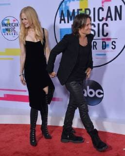 Actress Nicole Kidman and her husband, Australian country singer Keith Urban arrive for the annual American Music Awards held at Microsoft Theater in Los Angeles, on November 19, 2017.  LAP20171119155 JIMxRUYMEN