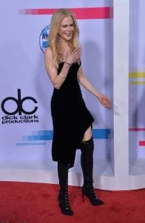 Australian actress Nicole Kidman arrives for the annual American Music Awards held at Microsoft Theater in Los Angeles, on November 19, 2017.  LAP20171119159 JIMxRUYMEN