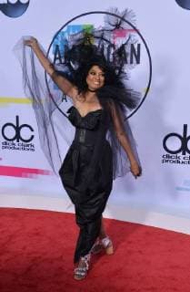 Singers and actress Diana Ross holds arrives for the annual American Music Awards held at Microsoft Theater in Los Angeles, on November 19, 2017.  LAP20171119171 JIMxRUYMEN