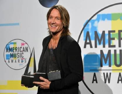 Keith Urban appears backstage as a triple winner for Favorite Country Album, Favorite Country Song, and Single of the Year at the annual American Music Awards held at Microsoft Theater in Los Angeles, on November 19, 2017.  LAP20171119187 JIMxRUYMEN