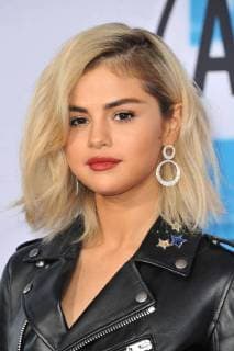 Selena Gomez at the Arrival to the American Music Awards at 19 11 2017 in Los Angeles 2017 American Music Awards in Los Angeles