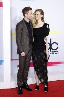 Chris Hardwick and Lydia Hearst at the award Ceremony the 44 American Music Awards in Microsoft Theatre Los Angeles 19 11 2017 Foto:xD.xBedrosianx xFuturexImage