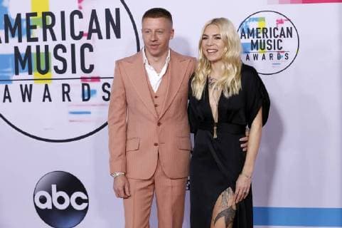 Macklemore and Skylar Grey at the award Ceremony the 44 American Music Awards in Microsoft Theatre Los Angeles 19 11 2017 Foto:xD.xBedrosianx xFuturexImage
