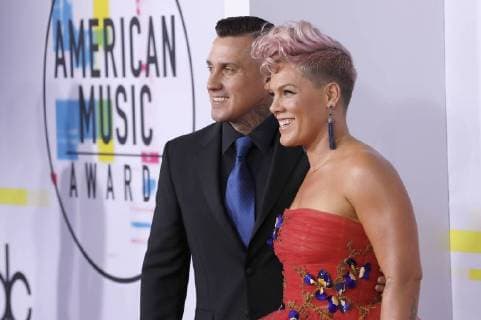 Pink with Husband Carey Hard at the award Ceremony the 44 American Music Awards in Microsoft Theatre Los Angeles 19 11 2017 Foto:xD.xBedrosianx xFuturexImage