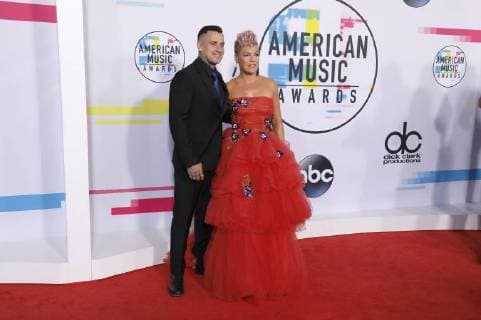 Pink with Husband Carey Hard at the award Ceremony the 44 American Music Awards in Microsoft Theatre Los Angeles 19 11 2017 Foto:xD.xBedrosianx xFuturexImage