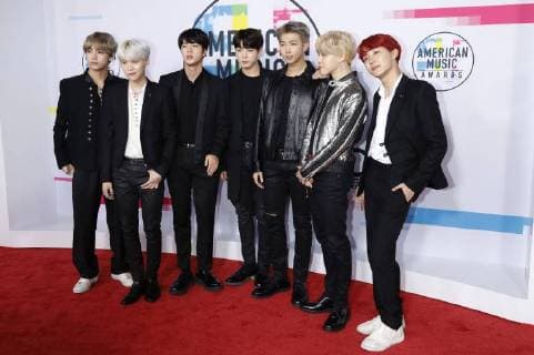 BTS Boys at the award Ceremony the 44 American Music Awards in Microsoft Theatre Los Angeles 19 11 2017 Foto:xD.xBedrosianx xFuturexImage