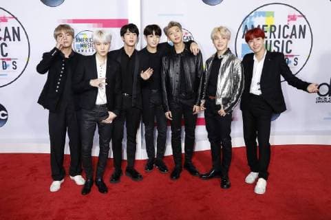 BTS Boys at the award Ceremony the 44 American Music Awards in Microsoft Theatre Los Angeles 19 11 2017 Foto:xD.xBedrosianx xFuturexImage