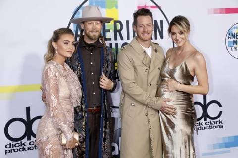 Hayley Stommel Tyler Hubbard Brian Kelley and Brittney Marie Cole at the award Ceremony the 44 American Music Awards in Microsoft Theatre Los Angeles 19 11 2017 Foto:xD.xBedrosianx xFuturexImage