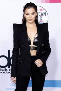 Hailee Steinfeld at the award Ceremony the 44 American Music Awards in Microsoft Theatre Los Angeles 19 11 2017 Foto:xD.xBedrosianx xFuturexImage