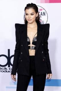 Hailee Steinfeld at the award Ceremony the 44 American Music Awards in Microsoft Theatre Los Angeles 19 11 2017 Foto:xD.xBedrosianx xFuturexImage
