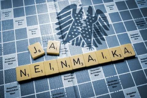 Buchstaben bilden das Wort Neinmaika, Symbolfoto fÃ¼r das Scheitern der Jamaika-GesprÃ¤che *** Letters form the Word Symbolic image for the failure the Jamaica Discussions ** NUR FUER REDAKTIONELLE ZWECKE ** EDITORIAL USE ONLY **