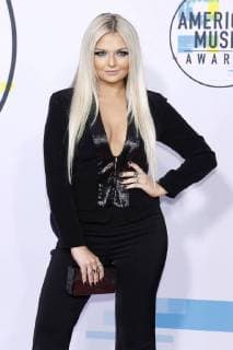 Bebe Rexha at the award Ceremony the 44 American Music Awards in Microsoft Theatre Los Angeles 19 11 2017 Foto:xD.xBedrosianx xFuturexImage