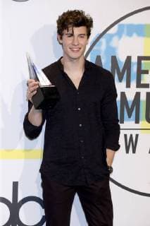 Shawn Mendes at the award Ceremony the 44 American Music Awards in Microsoft Theatre Los Angeles 19 11 2017 Foto:xD.xBedrosianx xFuturexImage
