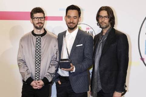 Brad Delson Mike Shinoda and Rob Bourdon Linkin Park at the award Ceremony the 44 American Music Awards in Microsoft Theatre Los Angeles 19 11 2017 Foto:xD.xBedrosianx xFuturexImage