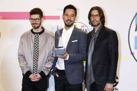 Brad Delson Mike Shinoda and Rob Bourdon Linkin Park at the award Ceremony the 44 American Music Awards in Microsoft Theatre Los Angeles 19 11 2017 Foto:xD.xBedrosianx xFuturexImage
