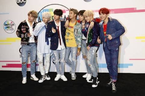 BTS Boys at the award Ceremony the 44 American Music Awards in Microsoft Theatre Los Angeles 19 11 2017 Foto:xD.xBedrosianx xFuturexImage
