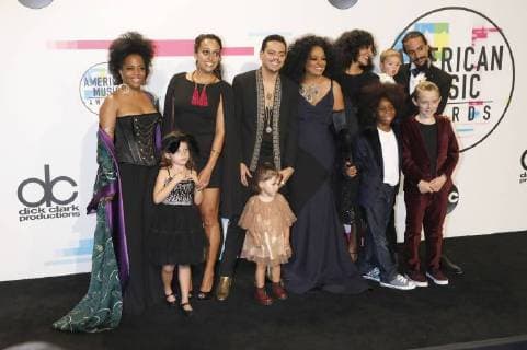 Diana Ross with Family at the award Ceremony the 44 American Music Awards in Microsoft Theatre Los Angeles 19 11 2017 Foto:xD.xBedrosianx xFuturexImage