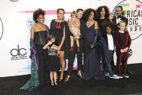 Diana Ross with Family at the award Ceremony the 44 American Music Awards in Microsoft Theatre Los Angeles 19 11 2017 Foto:xD.xBedrosianx xFuturexImage