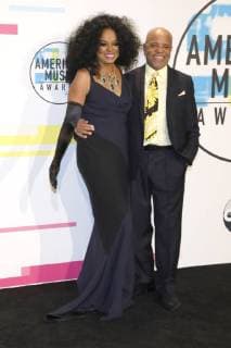 Diana Ross and Berry Gordy at the award Ceremony the 44 American Music Awards in Microsoft Theatre Los Angeles 19 11 2017 Foto:xD.xBedrosianx xFuturexImage