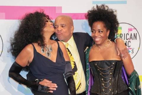Diana Ross and Berry Gordy with their common Daughter Rhonda Ross Kendrick at the American Music Awards at 19 11 2017 in Los Angeles 2017 American Music Awards in Los Angeles Pressroom Preistraeger