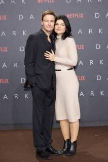Andreas Pietschmann with Woman Jasmin Tabatabai European premiere the first German NETFLIX Original Series Dark in Zoopalast in Berlin at 20 11 207 European premiere Dark