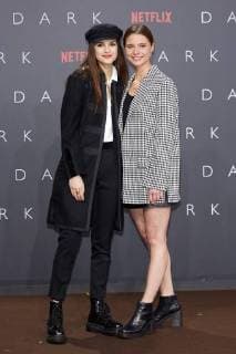 Luise Befort and Svenja Young European premiere the first German NETFLIX Original Series Dark in Zoopalast in Berlin at 20 11 207 European premiere Dark