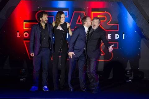 November 20, 2017 - Mexico City, Mexico, Mexico - Daisy Ridley, Director Rian Johnson, Mark Hamill are seen attending at black carpet of the Star Wars: The Last Jedi film premiere at Cinepolis Oasis Coyoacan on November 20, 2017 in Mexico City, Mexico Mexico City Mexico  - ZUMAn230 20171120_zaa_n230_141 Copyright: xCarlosxTischlerx