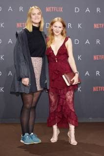 Gina Alice Stiebitz and Nele Trebs European premiere the first German NETFLIX Original Series Dark in Zoopalast in Berlin at 20 11 207 European premiere Dark