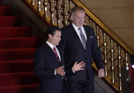 November 21, 2017 - Mexico City, MEXICO, MEXICO - Mexican President Enrique Pena Nieto, left, and Slovakia President Andrej Kiska talk as they arrive for a press conference after their meeting at the National Palace in Mexico City, Tuesday, November 21, 2017. ANTONIO NAVA PI Mexico City MEXICO - ZUMAp124 20171121_zaa_p124_016 Copyright: xAntonioxNava Pix