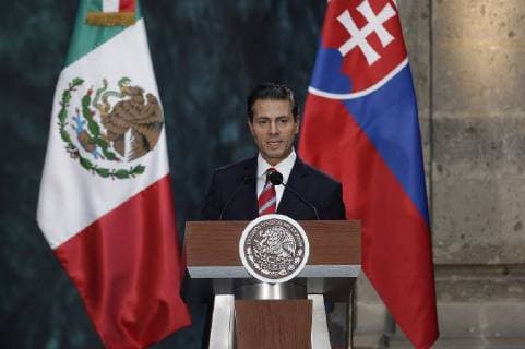 November 21, 2017 - Mexico City, MEXICO, MEXICO - Mexican President Enrique Pena Nieto (in photo) and Slovakia President Andrej Kiska during a press conference after their meeting at the National Palace in Mexico City, Tuesday, November 21, 2017. ANTONIO NAVA PI Mexico City MEXICO - ZUMAp124 20171121_zaa_p124_017 Copyright: xAntonioxNava Pix