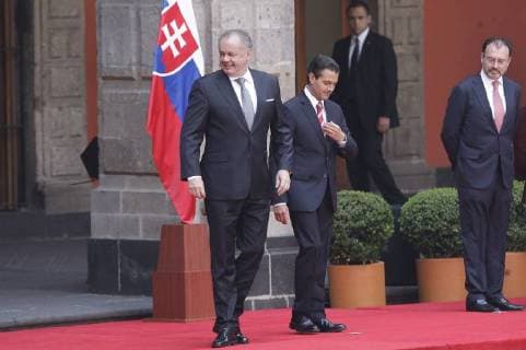 November 21, 2017 - Mexico City, MEXICO, MEXICO - Mexican President Enrique Pena Nieto, left, welcomes Slovakia President Andrej Kiska at the National Palace in Mexico City, Tuesday, November 21, 2017. ANTONIO NAVA PI Mexico City MEXICO - ZUMAp124 20171121_zaa_p124_022 Copyright: xAntonioxNava Pix