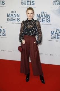 Jennifer Ulrich at the Premiere the Movie the Man out the Ice in Zoo Palace Berlin 21 11 2017 Foto:xS.xGabschx xFuturexImage