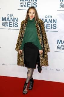 Alina Levshin at the Premiere the Movie the Man out the Ice in Zoo Palace Berlin 21 11 2017 Foto:xS.xGabschx xFuturexImage