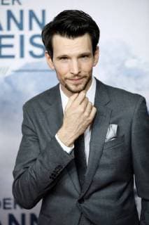 Sabin Tambrea at the Premiere the Movie the Man out the Ice in Zoo Palace Berlin 21 11 2017 Foto:xS.xGabschx xFuturexImage
