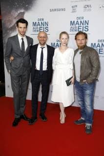 Sabin Tambrea Jürgen Vogel Susanne WUEST and Axel Stone at the Premiere the Movie the Man out the Ice in Zoo Palace Berlin 21 11 2017 Foto:xS.xGabschx xFuturexImage