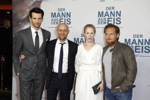 Sabin Tambrea Jürgen Vogel Susanne WUEST and Axel Stone at the Premiere the Movie the Man out the Ice in Zoo Palace Berlin 21 11 2017 Foto:xS.xGabschx xFuturexImage