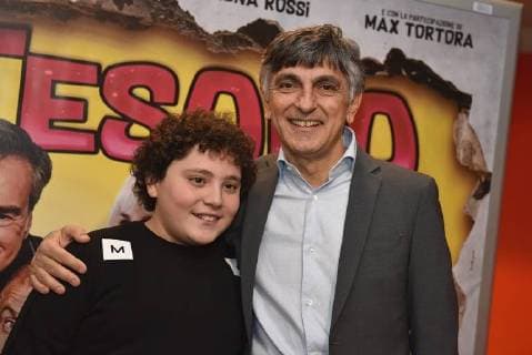 Italy: Photocall of Caccia Al Tesoro Italian actors (L)Gennaro Guazzo and Vincenzo Salemme (R) during the photocall of the Italian film Caccia al Tesoro directed by Carlo Vanzina Napoli Italy Cinema Metropolitan  PaolaxVisone