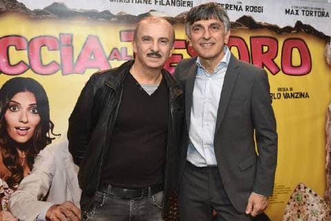 Italy: Photocall of Caccia Al Tesoro Italian actors (L)Carlo Buccirosso and Vincenzo Salemme (R)during the photocall of the Italian film Caccia al Tesoro directed by Carlo Vanzina Napoli Italy Cinema Metropolitan  PaolaxVisone