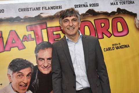 Italy: Photocall of Caccia Al Tesoro Italian actor Vincenzo Salemme during the photocall of the Italian film Caccia al Tesoro directed by Carlo Vanzina Napoli Italy Cinema Metropolitan  PaolaxVisone