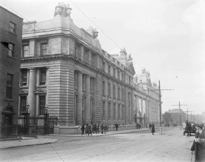 The Great Battle of Dublin The new government buildings , Dublin . 30 June 1922, Ireland Copyright: Topfoto  UnitedArchivesEU008463