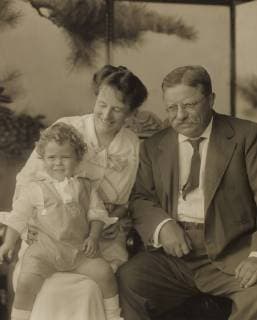 September 25, 2017 - Theodore Roosevelt (right), Seated Portrait with Wife Edith and Grandson Richard Denby, Jr., 1915 - ZUMAg145 20170925_zza_g145_001 Copyright: xJTxVintagex